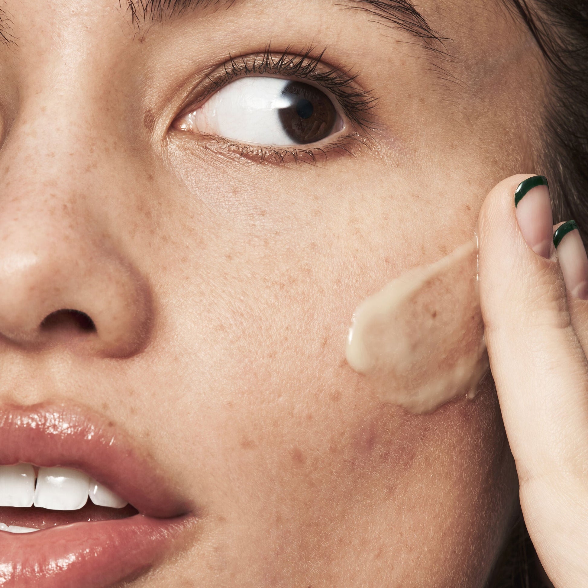 blemish-breakthrough-acne-calming-water-cream-f6 021522_Isabella_Acne_After_0462_FINAL_IGF_9e5f70b6-f47c-4bf3-9a7f-a9f223867f61.jpg