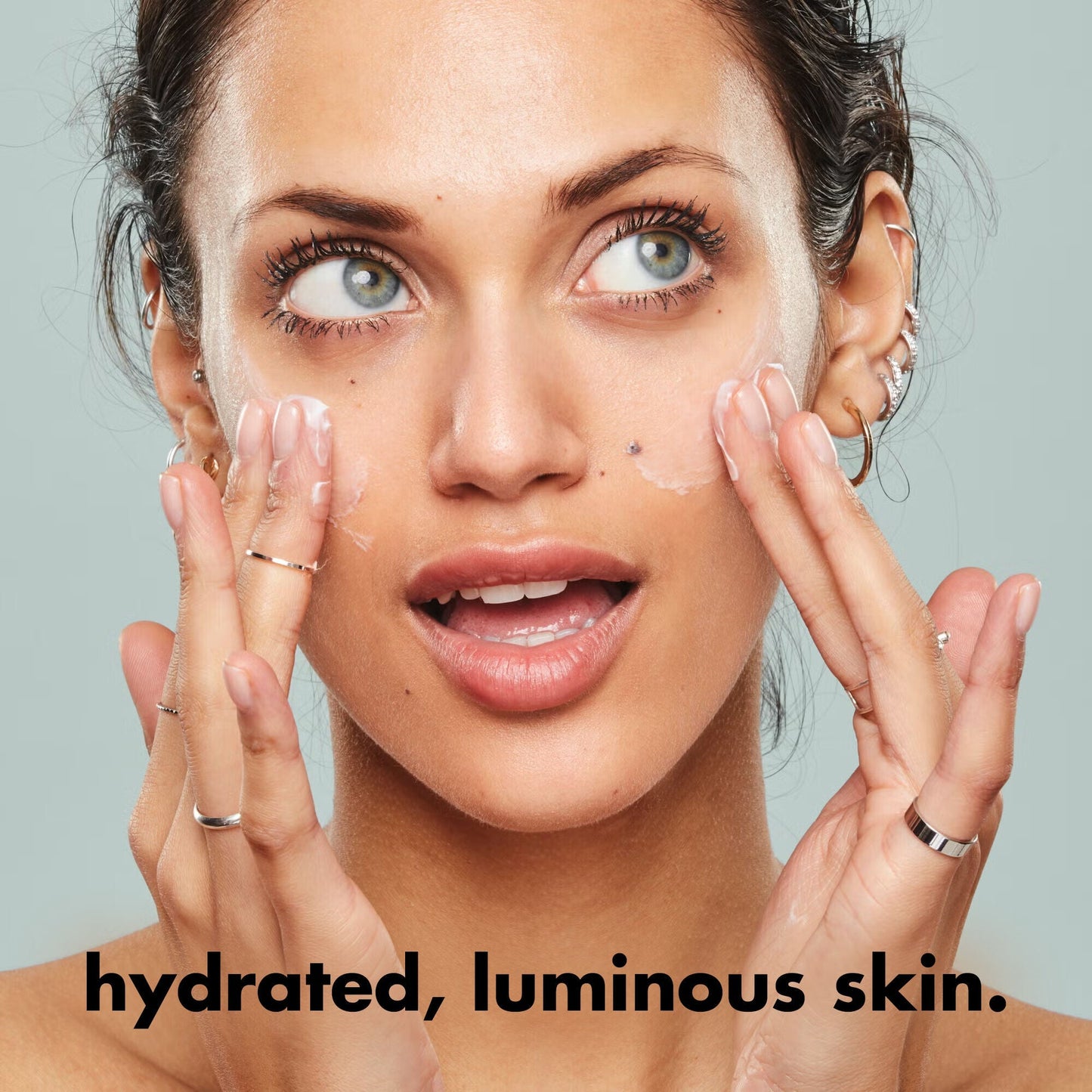 holy-hydration-face-cream-fragrance-free-g4 0226_EDU_HHFaceCreamFragranceFree_Benefit.jpg