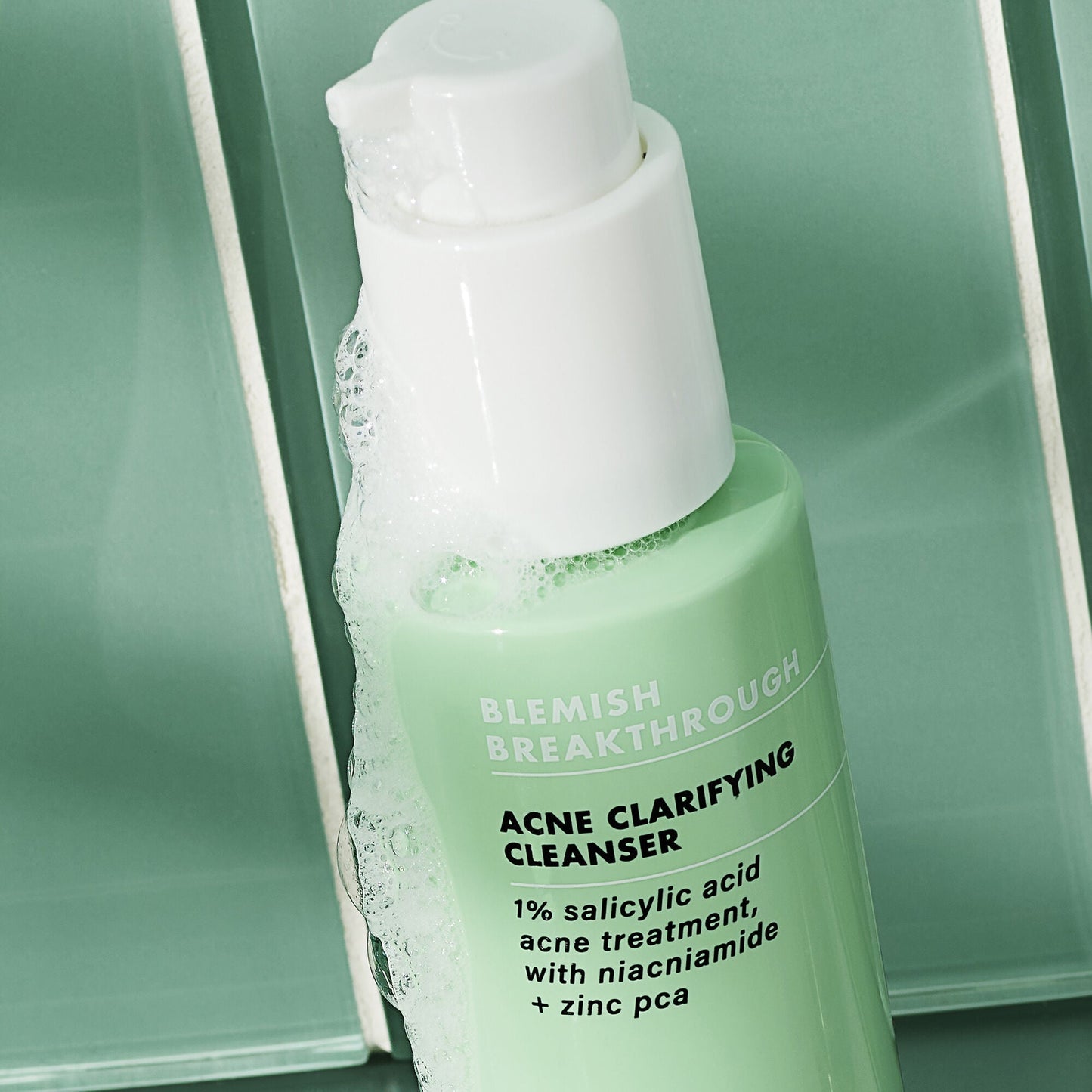 blemish-breakthrough-acne-calming-water-cream-mini-a8 02_021622_SL_BT_Cleanser_Back_Lighter_0129_FStack_FINAL_IGF_V2.jpg