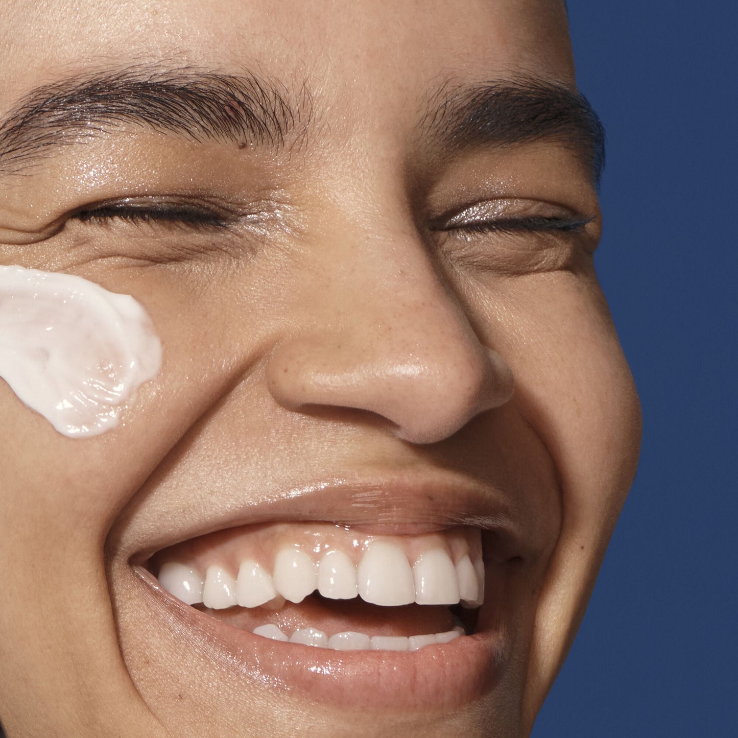 holy-hydration-barrier-goals-cream-regular-j3 042325_SKIN_Austria_HHBC_Strength-Hero_095_v3_RGB_IGF_54364e3f-0c46-4b46-b681-0e5cfd438287.jpg