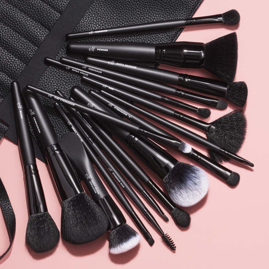 17-piece-ultimate-makeup-brush-set-and-travel-roll-s3 042423_UltBrushSet_V1_Main-2_IGF.jpg