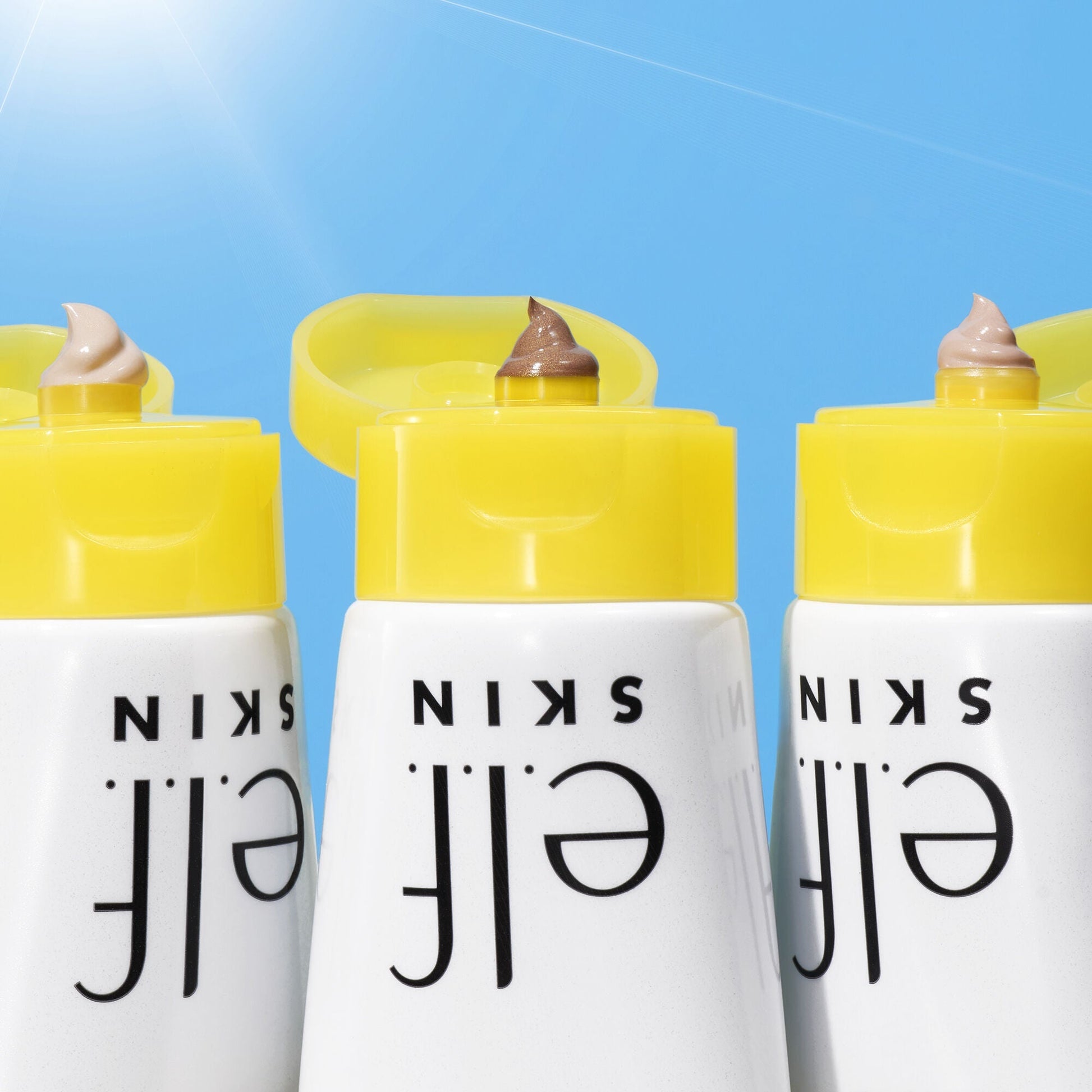 suntouchable-whoa-glow-spf-30-r1 042423_WhoaGlow_Macro_Main-2_IGF_b003ce36-775b-47d0-9dab-e2cd4030ba37.jpg
