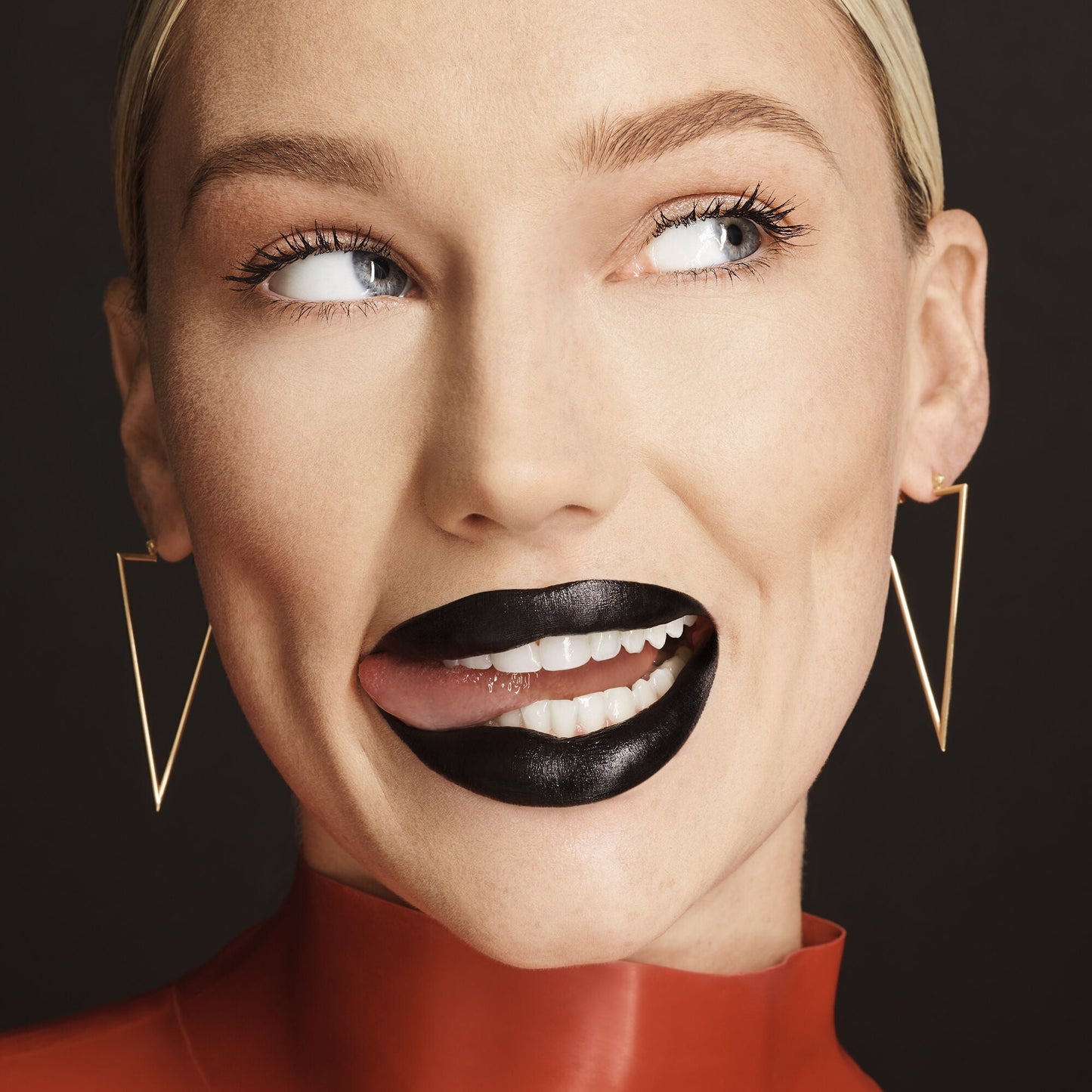 o-face-satin-lipstick-s1 071222_MD_Look4_0124_FINAL_RGB_IGF.jpg