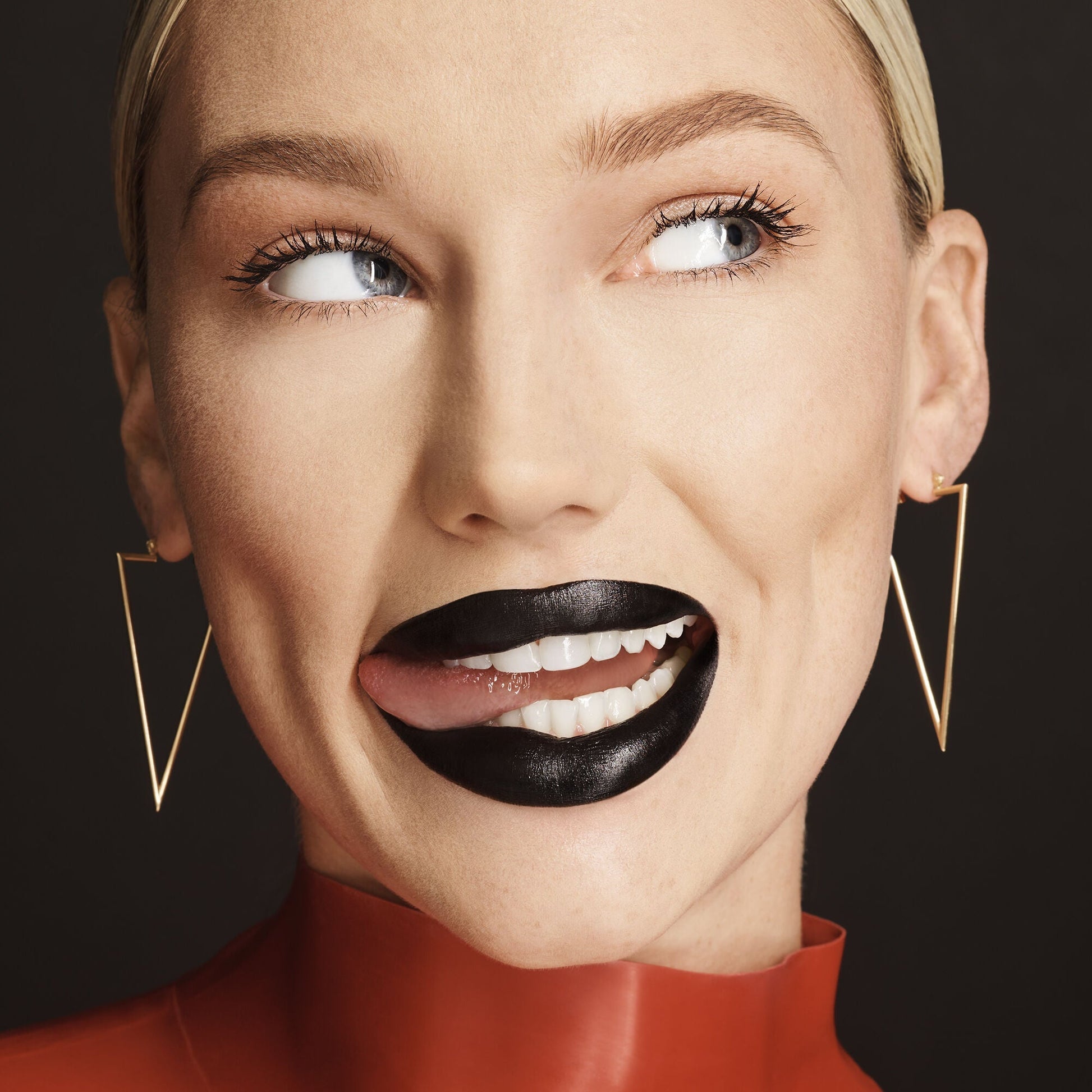 o-face-satin-lipstick-s1 071222_MD_Look4_0124_FINAL_RGB_IGF.jpg
