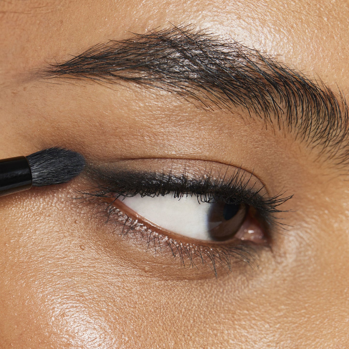 smudge-n-smoke-eyeliner-brush-d4 100824_elf_Shikin_Kohl_App_017_RGB_IGF.jpg