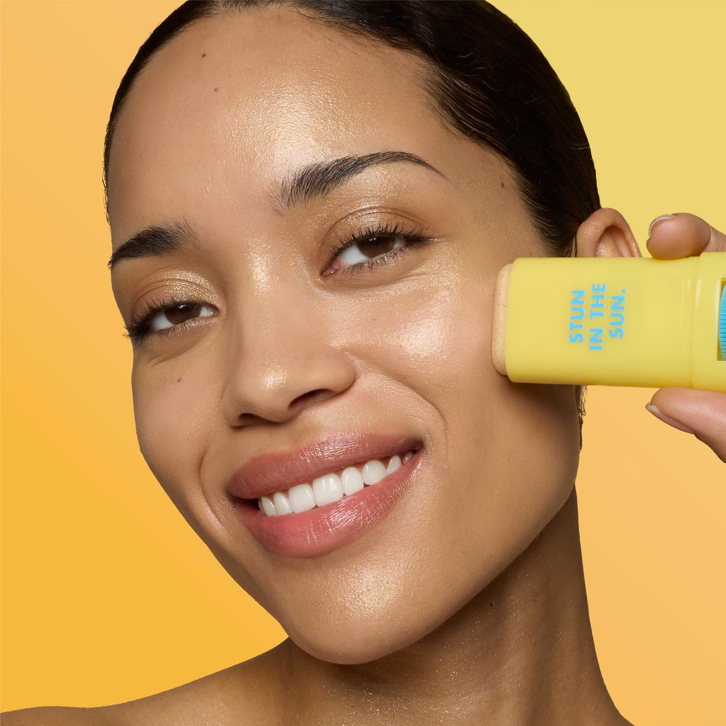 suntouchable-invisi-stick-spf-50-glitz-h0 57109_SUNTOUCHABLES_INVISI_STICK_CELINE_0221_V5.jpg