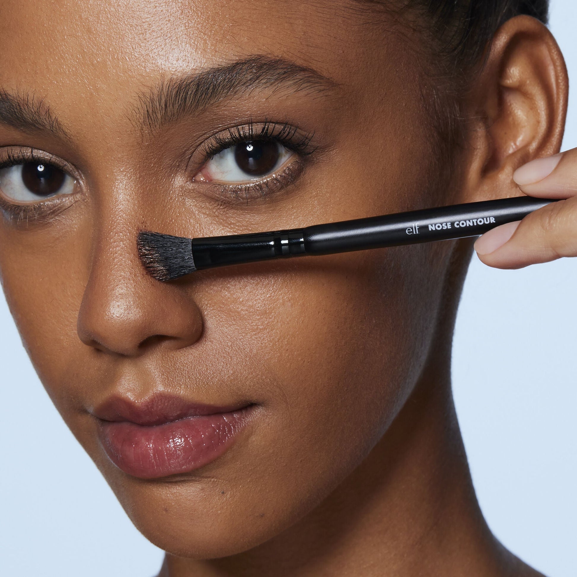 dual-ended-nose-contour-brush-d4 81283_Nose_Contour_Brush.jpg