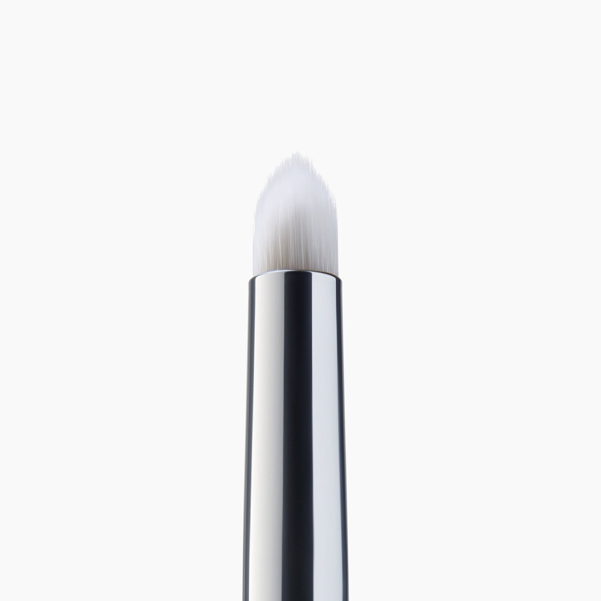 precision-smudge-brush-m8 85311_PrecisionSmudgeBrush_Macro_V2.jpg