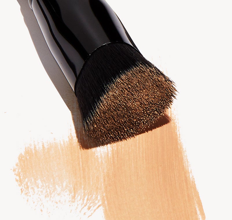 triangular-buffing-foundation-brush-t9 shot.jpg